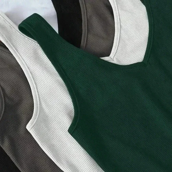 4pcs Slight Stretch V-neck Crop Tops Color:(Green+Grey+White+Black) - Picture 4 of 5